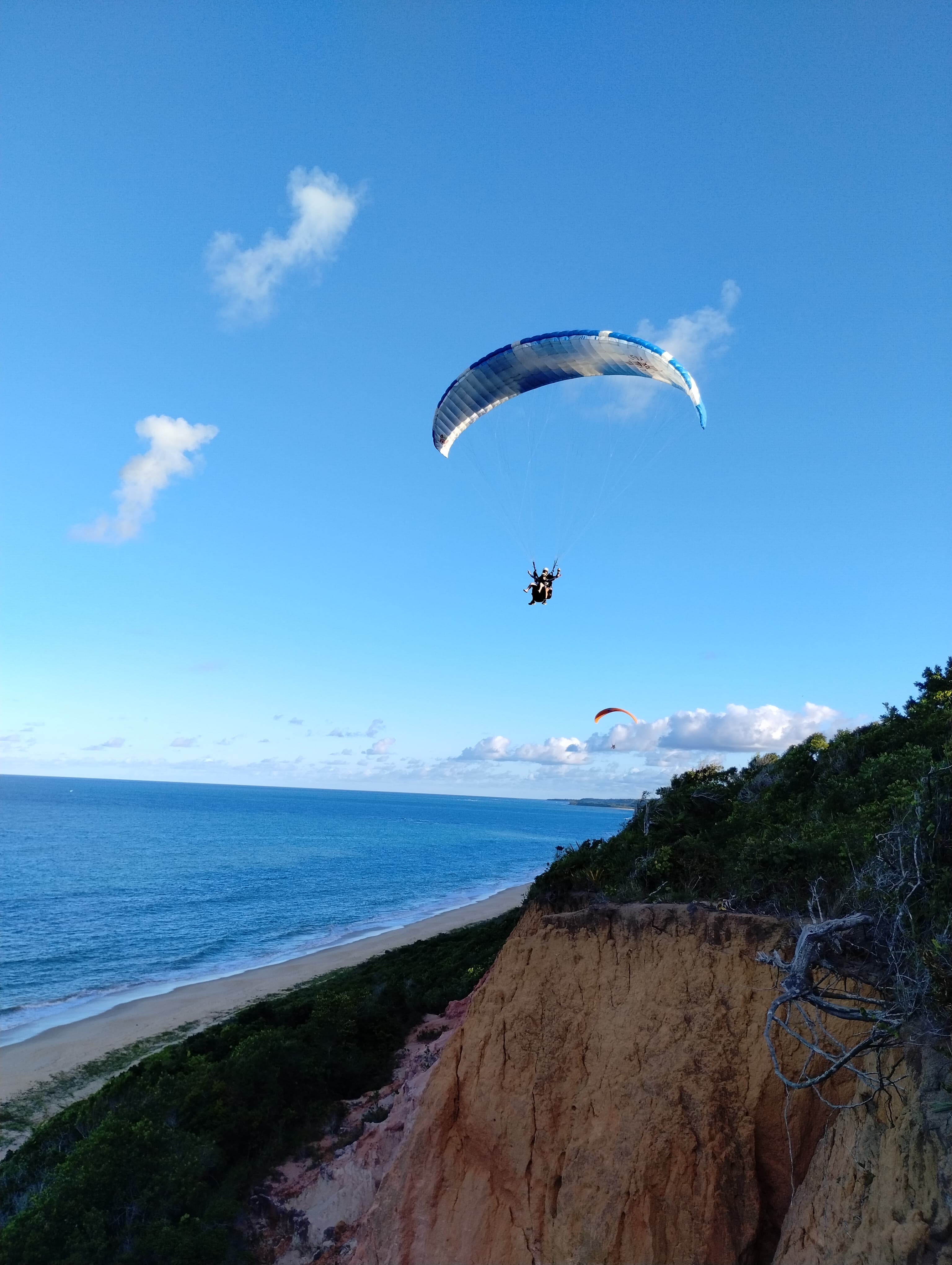 Paragliding image 3